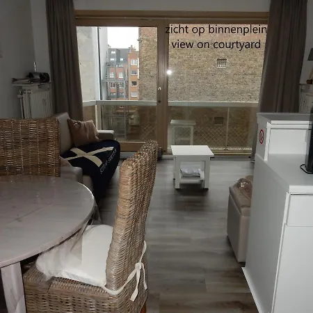 Studio Center Of W/parking & South Terrace 아파트 오스텐드