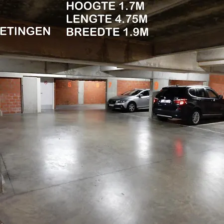 Studio Center Of W/parking & South Terrace 아파트 오스텐드