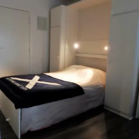 Studio Center Of W/parking & South Terrace *