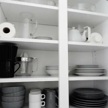 Studio Center Of W/parking & South Terrace 아파트