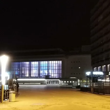 Studio Center Of W/parking & South Terrace