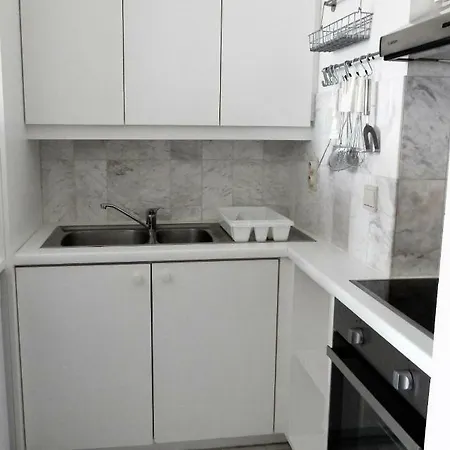 Apartment Studio Center Of W/parking & South Terrace *